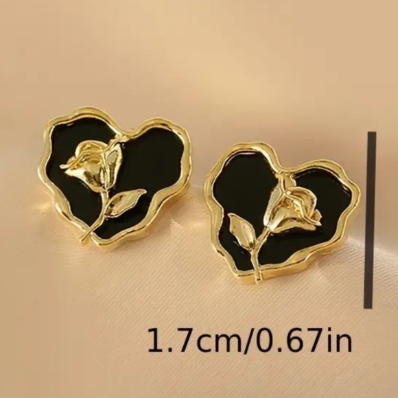 🆕NEW Gold Pkated Flower Rose Black Enamel Earrings - Picture 5 of 6